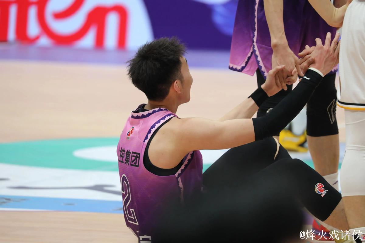 廖三宁26分中国男篮负澳大利亚 英格尔斯11分